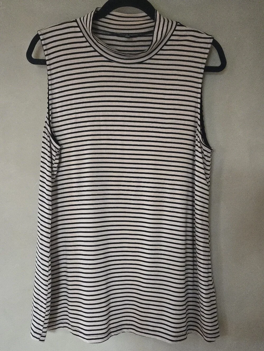 Cable & Gauge | Striped Sleeveless Mock Neck Top in Beige and Black, Size XL - Picture 2 of 7